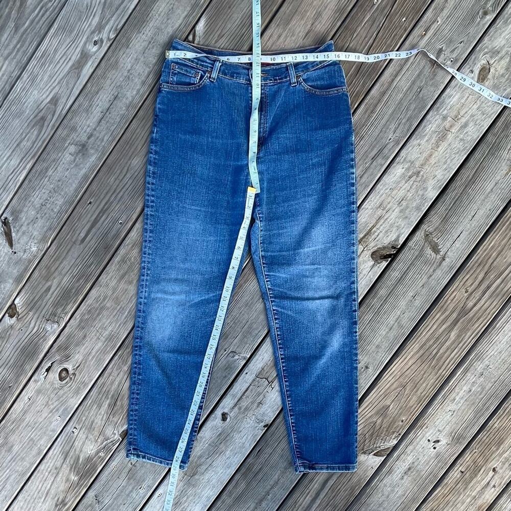 Vintage Levi’s 512 Classic slim fit tapered leg mom jeans - Picture 7 of 7